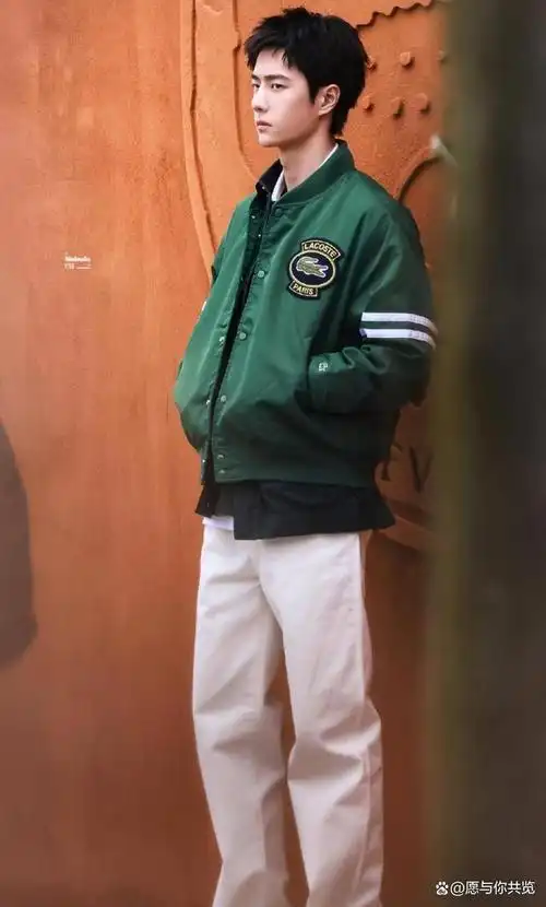 其中号称"鞋圈财神爷"和"商业小金猪"的王一博以其卓越的个人魅力