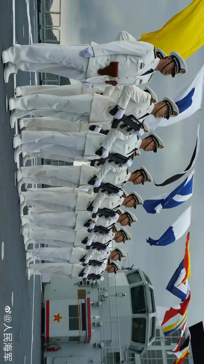 中美日海军小白军装大比拼,谁的军装更好看?