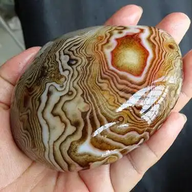 水玉冰魄 天然缠丝玛瑙把玩 大号条纹玛瑙原石手把件红缟象形奇石