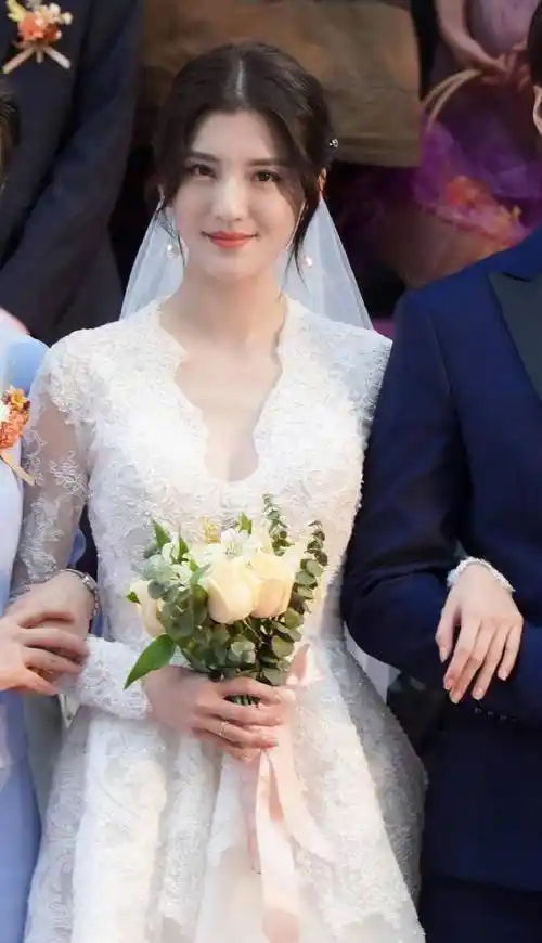 女星攀高枝的n种结局郭晶晶被盖章下嫁吴佩慈生四胎沦为笑柄