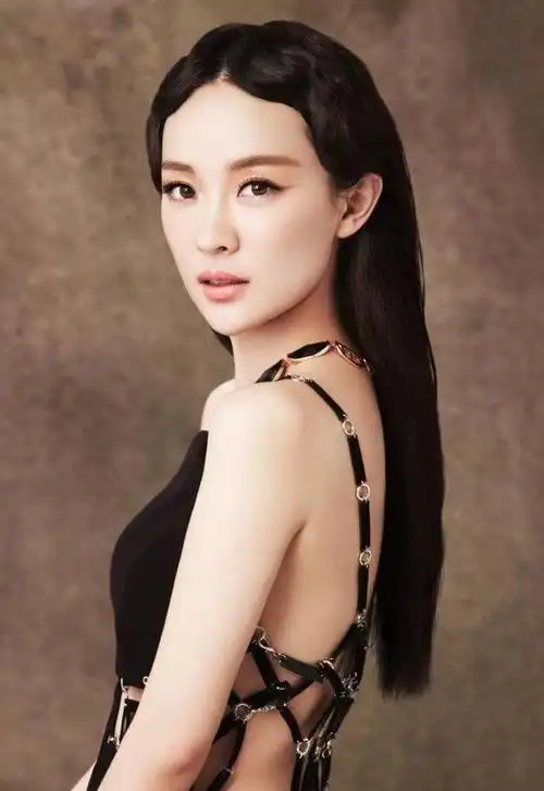 "京圈白富美"霍思燕:出行乘坐私人飞机,年仅30岁身价过亿