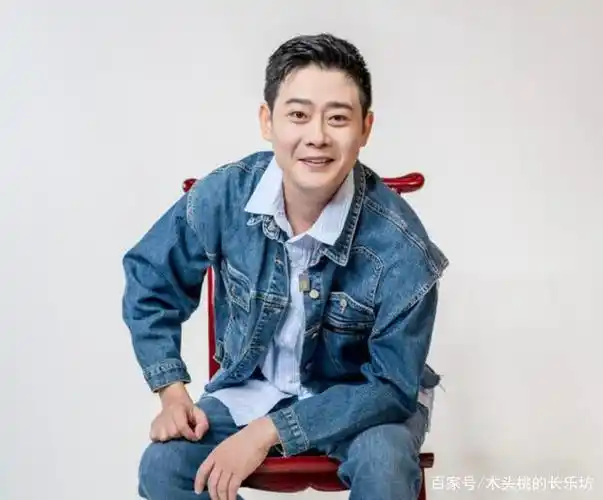 栾云平38岁生日,郭德纲于谦张国立捧他坐c位,德云社副总地位高