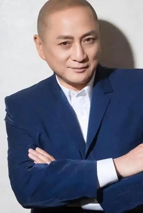 自从一代港星翁美玲陨落,汤镇业的"反噬"就已经开始了