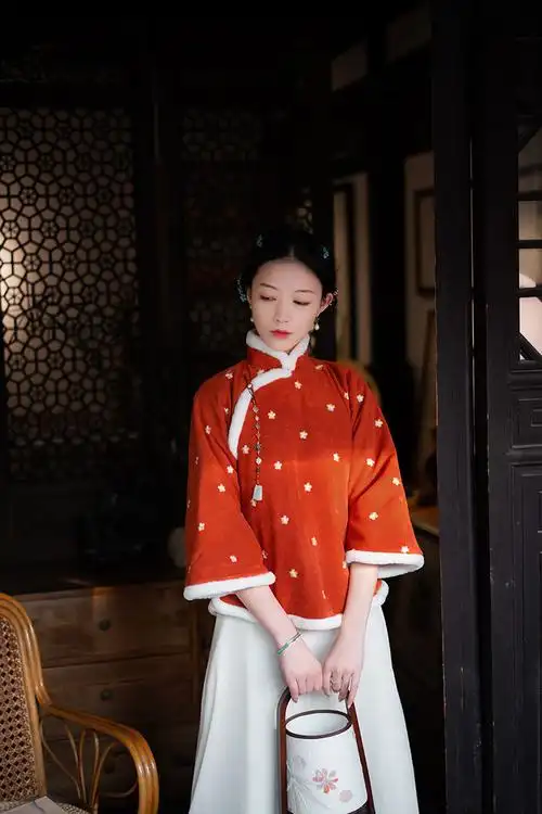 复古民国风灯芯绒刺绣夹棉倒大袖古装汉服新年旗袍短款保暖上衣女