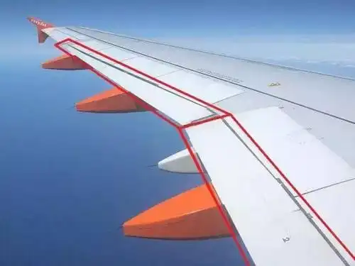 如果在高速巡航阶段,强行放下襟翼,只会增加飞行阻力和飞机的油耗