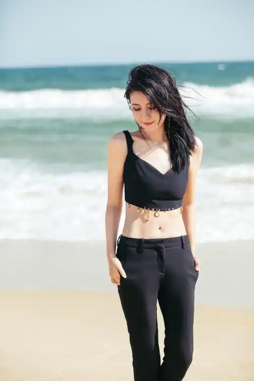 美扎@热依扎即将亮相2021#智族gq moty年度人物#盛典活动,以经典的