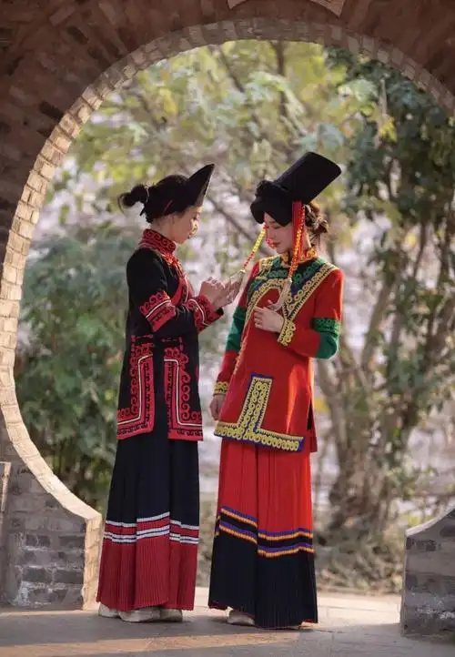 彝族着装有哪些禁忌图( 彝族着装有哪些禁忌图片 )-第2张图片-潮百科