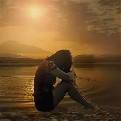 黑白伤感微信女生头像 悲伤逆流成河_女生头像_美头网