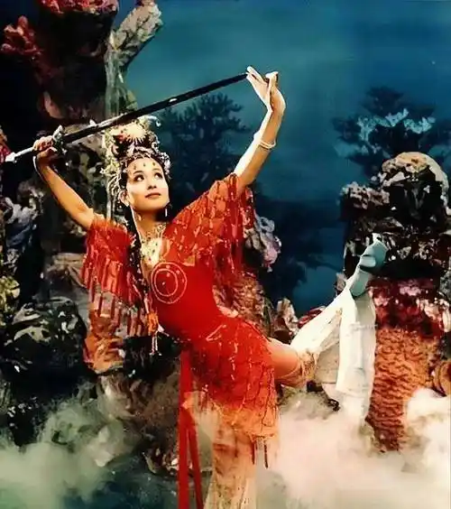 看完了《西游记》的龙宫公主造型,才知道:跟她相比,我们好土!