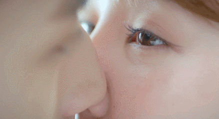 被女主摸臀搭讪壁咚强吻男主身材比剧情更有看头