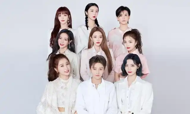 就好比今年最火的两大节目,一个是《青春有你》,一个是《创造101》