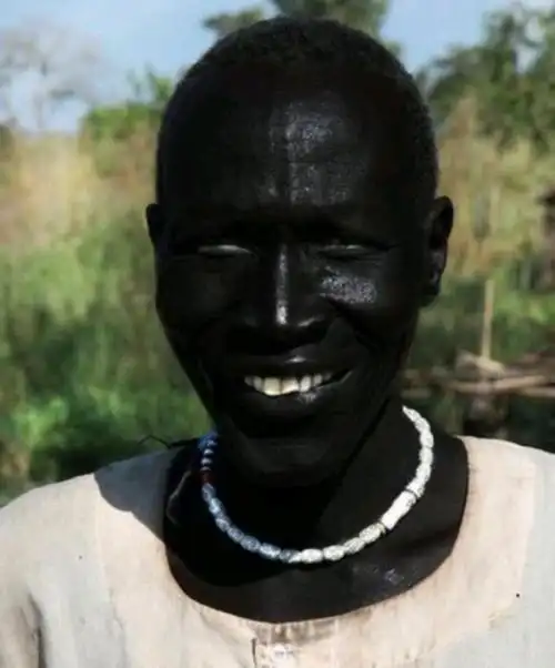 在很多人的印象中,非洲人都是黑人,而且都长的不那么美.