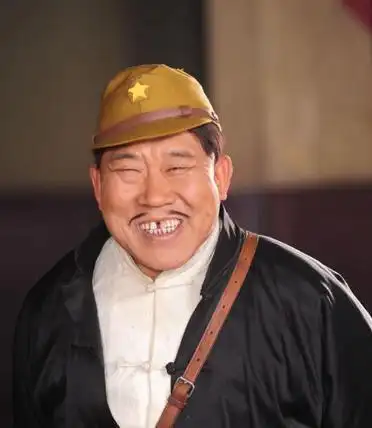 小时候因长的丑没工作,却因为丑成为演反派专业户,女儿出奇漂亮|演员