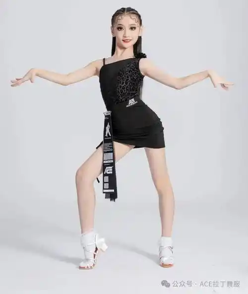 为何拉丁舞裙如此暴露