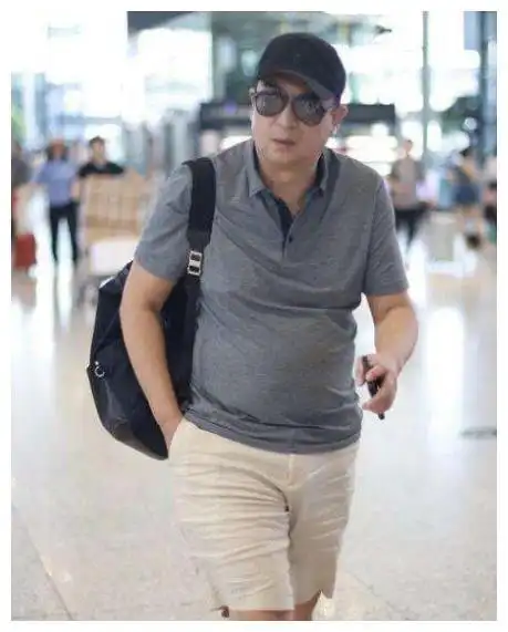 同样是步入中年,陆毅胖出双下巴,张嘉译略显沧桑,而他遭人嫌弃