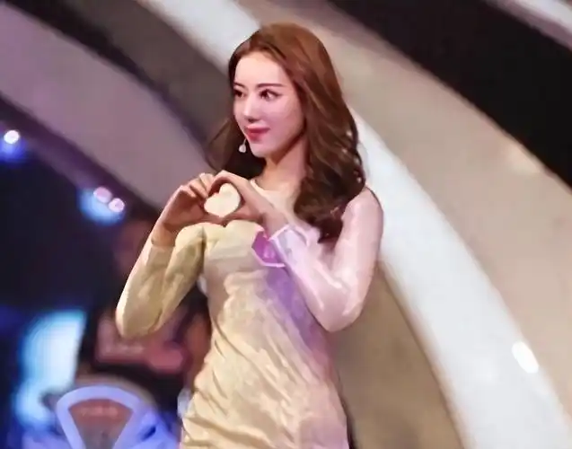 回顾:非诚勿扰猫脸女孩卸妆后长这样!难怪无人敢牵手