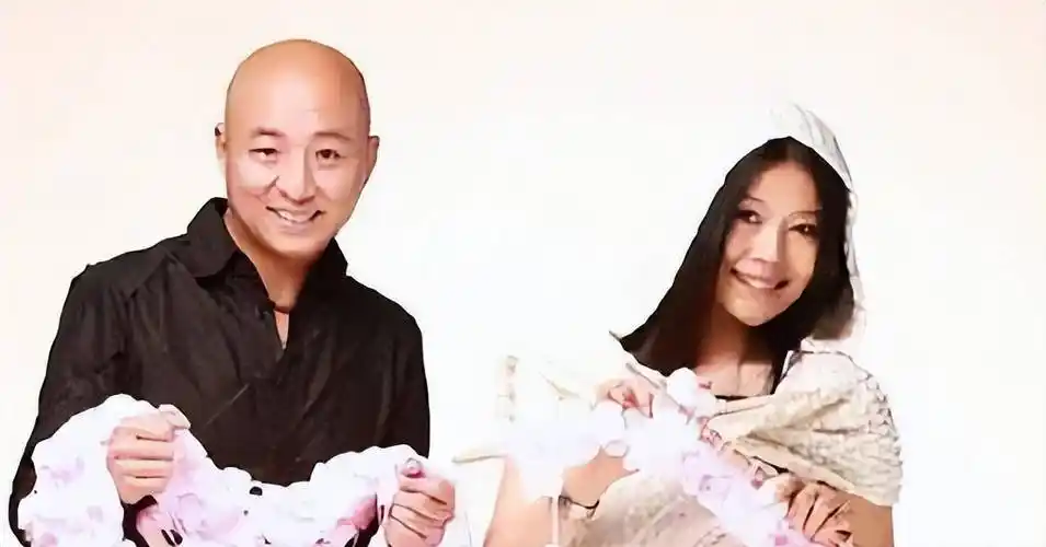 所以周晓鸥即便是演出结束,也不会第一时间回到家陪唐平,而是跟兄弟们