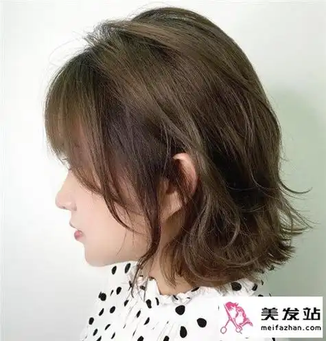 空气感外翘短烫发 小个子显高显瘦发型_女生烫发 - 美发站