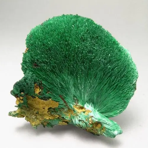 孔雀石有什么功效与作用孔雀石保健