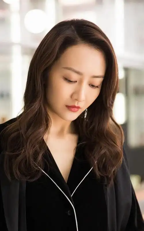 王凯目前单身.没有和王鸥陈乔恩等人谈过恋爱.