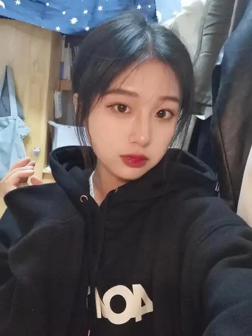 自拍  照骗无所谓,我又不网恋