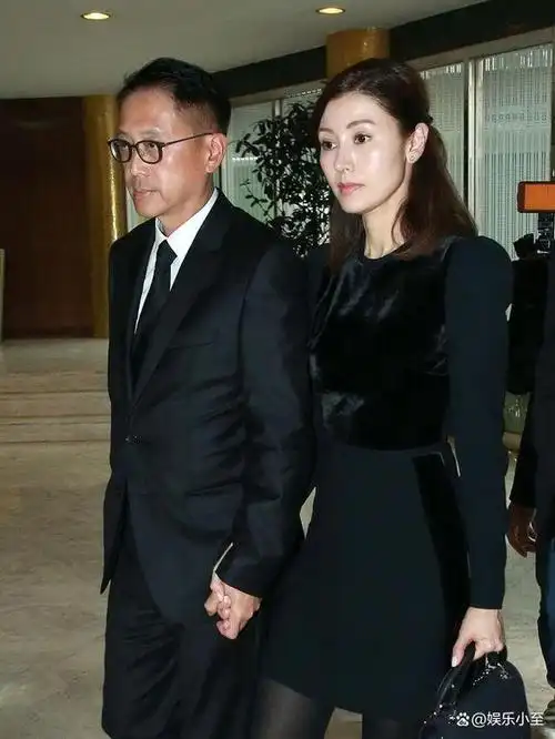 李嘉欣还是没逃过"反噬",糜烂生活几十年后,善恶报都应验了