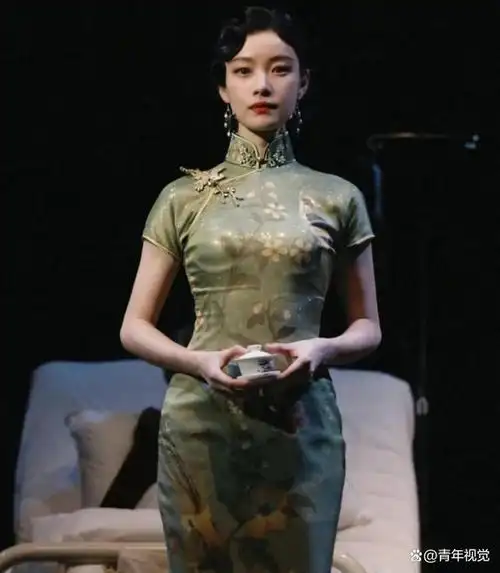 旗袍美女|倪妮旗袍照,风情万种,摇曳生姿,妩媚动人