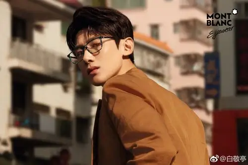 白敬亭获称万宝龙眼镜大使 期待未来探索无限可能