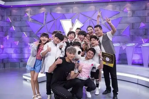 《中国新声代》第五季来啦!让萌娃与导师共同唱响你的夏天!