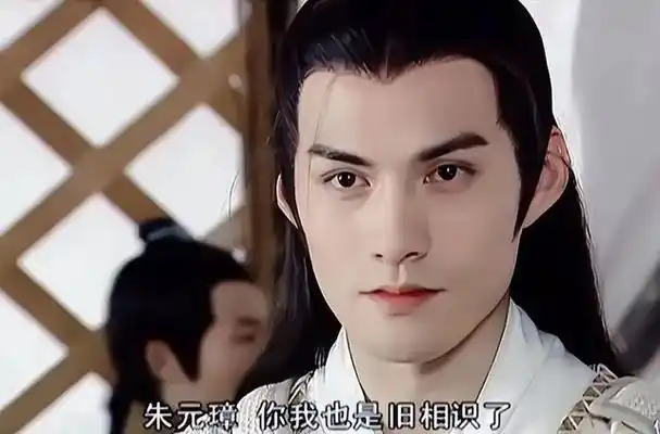 注视别人的样子看着就很多情,简直就是传说中的"看狗都深情".