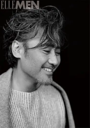 组图:吴秀波九月刊封面大片曝光 雅痞大叔魅力十足