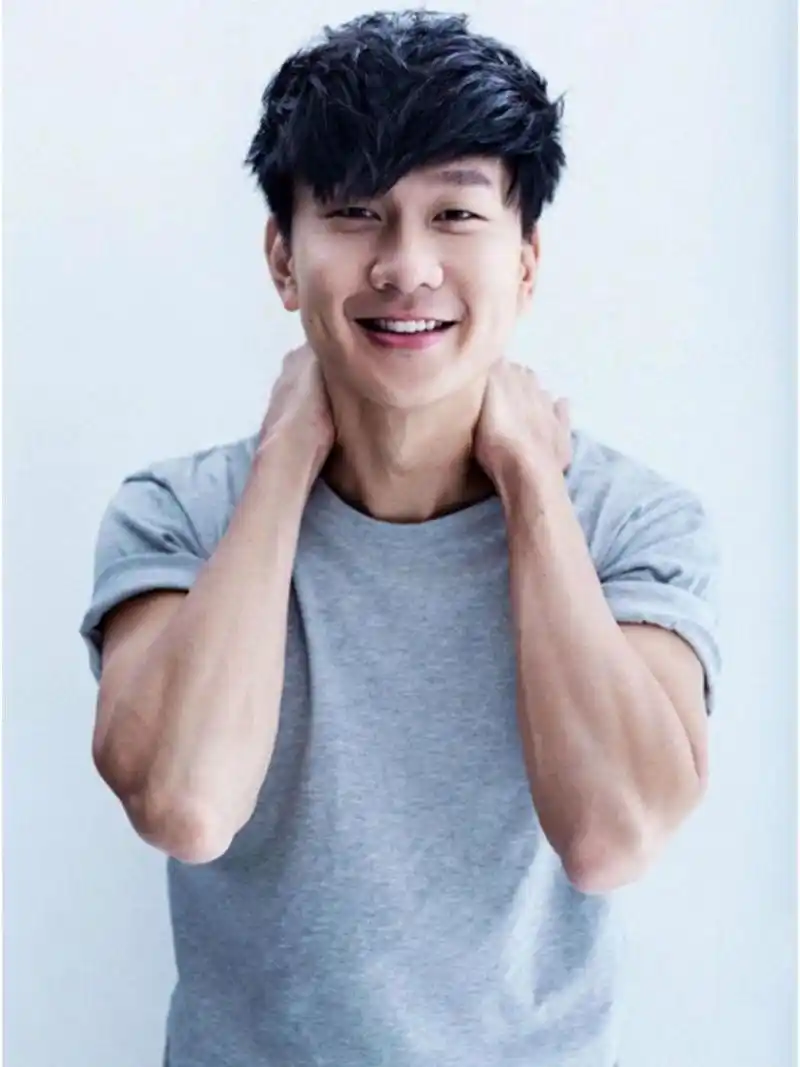 想要林俊杰的壁纸! 各位姐妹可以分享一下吗 怎么有人能又帅又可爱呀