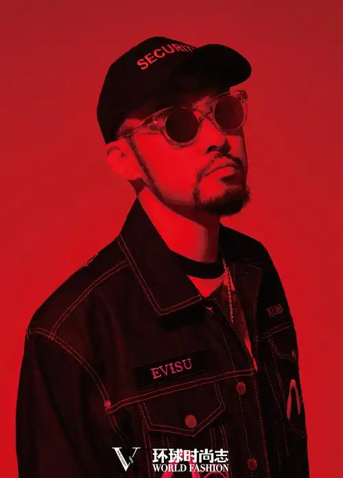 mchotdog热狗最新杂志大展时尚表现力"废欲清"巡演年底引期待