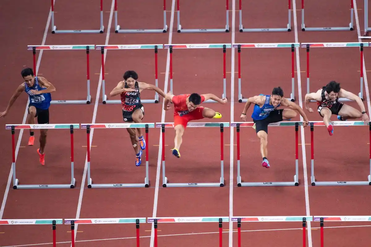 田径——男子110米栏决赛赛况(20)