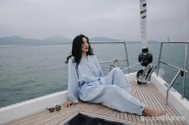 被宋佳的穿搭惊艳到!夏天穿"蓝色"太高级了