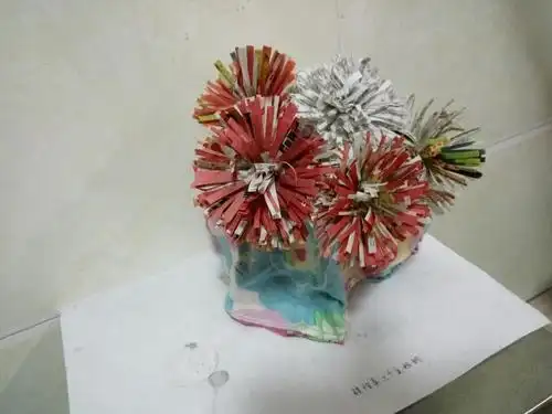 【花朵diy】废报纸也能变成美美的花朵