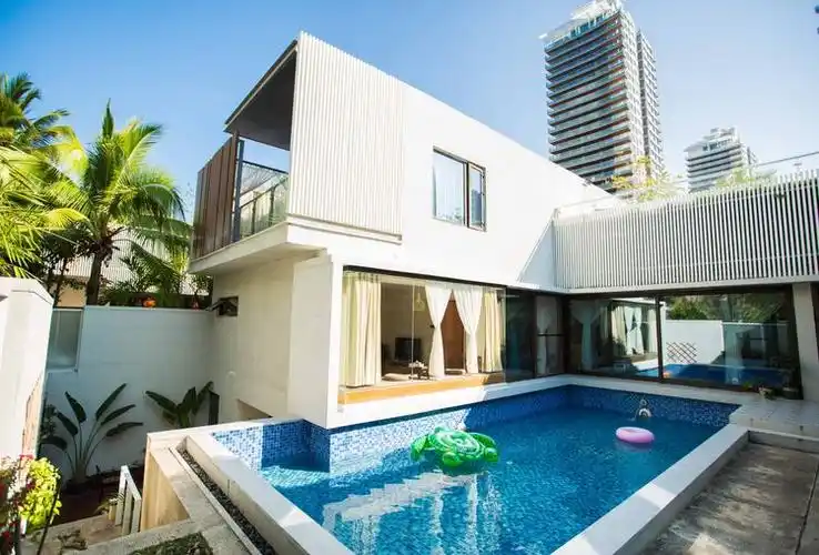 三亚高端小区半山半岛独栋超豪华泳池别墅