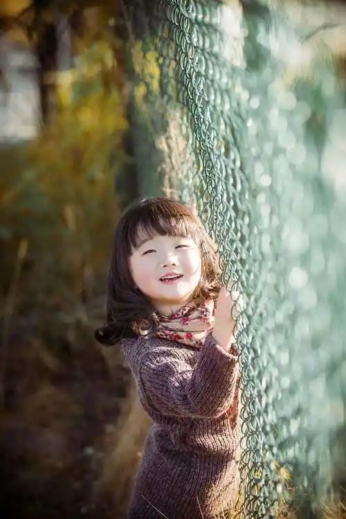 敷衍的儿童摄影作品《小眼睛姑娘.》