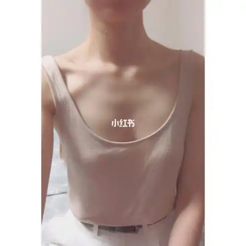 胖,正常人肉眼看都觉得是偏瘦身材,但典型的南方人,天生骨架小到不行