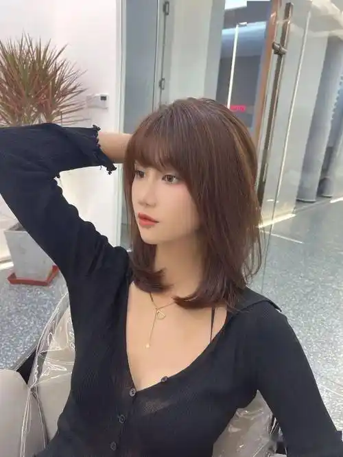 夏天"锁骨发"很时髦又撩人_长度_发型_网络