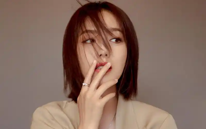 佟丽娅性感写真高清桌面电脑壁纸高清大图预览1920x1200_大陆明星下载