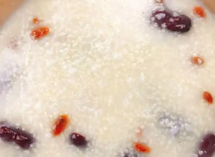 山药小米粥的正确做法,掌握几点,熬出的粥粘稠好喝,米香味浓