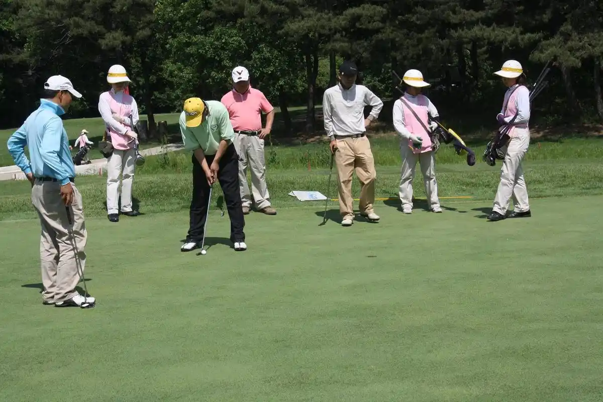 盛京高尔夫一杆进洞精彩绝伦