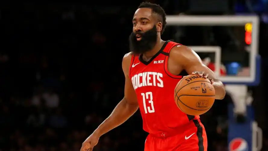 火箭新赛季首发阵容该有谁?美媒建议5人选,哈登威少坐镇后场