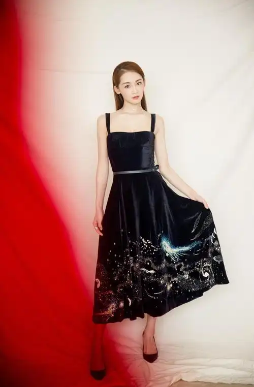 苗苗2017芭莎明星慈善夜