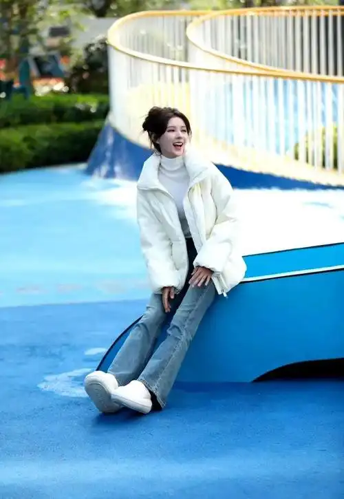 张予曦冬日暖色系穿搭组图 676767|模特|二战|赵冬日|军事同盟