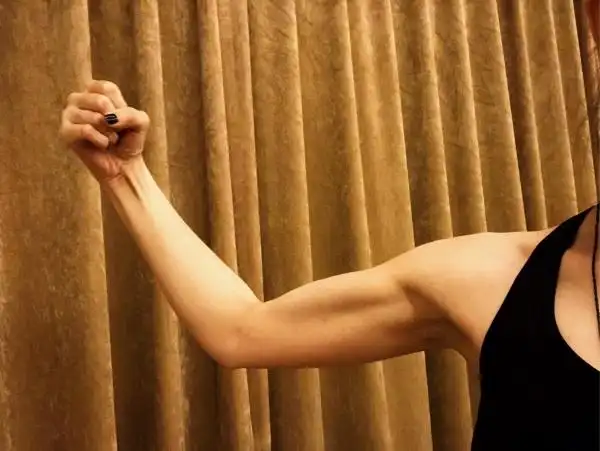 女生胳膊有肌肉是种怎样的体验?