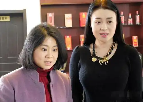 杨晓燕总是给人一种嫌弃王大拿太老的感觉.