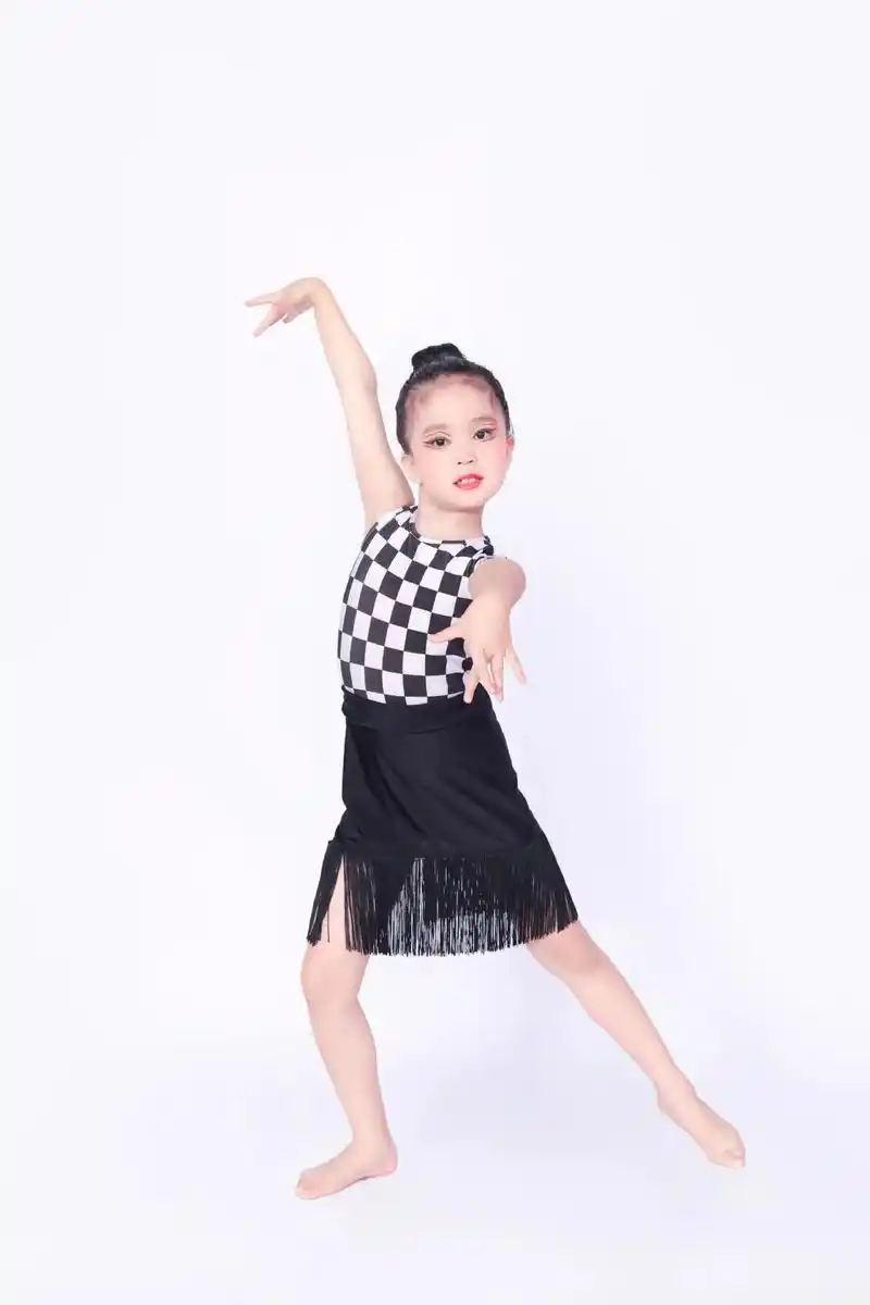 儿童舞蹈摄影拉丁舞姑娘闪亮亮