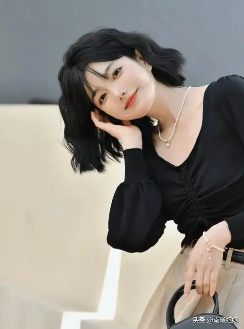 这才是"齐肩烫发"打开的正确方式,洋气又减龄,方,圆脸也适合_女性